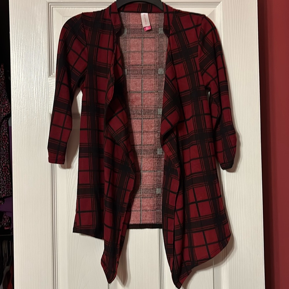 No boundaries Red Plaid jacket/ cardigan size small (7-9)